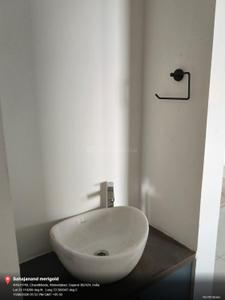Image of 1980 Sq.ft 3 BHK Apartment / Flat for rent in Sahajanand Marigold, Chandkheda, Ahmedabad for Rs. 25000
