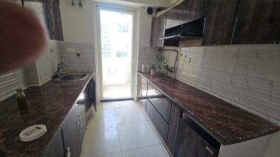 Kitchen Image of 2185 Sq.ft 3 BHK Apartment / Flat for rent in Sunworld Arista Phase 1 Tower 1 2 3 4 6 10, Sector 168 Noida for Rs. 45000