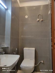 Bathroom Image of 900 Sq.ft 3 BHK Builder Floor for rent in Dwarka Mor New Delhi for Rs. 25000