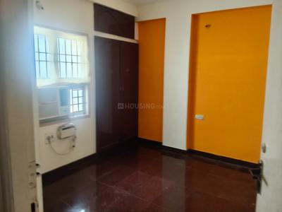 Bedroom Image of 1050 Sq.ft 2 BHK Apartment / Flat for rent in Aminjikarai Chennai for Rs. 37000