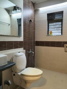 Common Bathroom Image of 1033 Sq.ft 3 BHK Apartment / Flat for sale in Dadar East Mumbai for Rs. 59000000