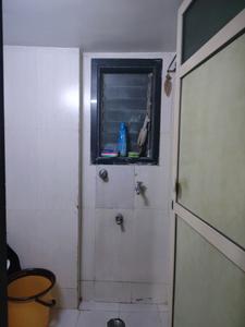 Common Bathroom Image of 700 Sq.ft 1 BHK Apartment / Flat for rent in Raunak Bliss, Kasarvadavali Thane for Rs. 18500