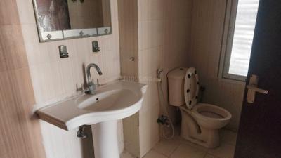 Image of 1600 Sq.ft 3 BHK Apartment / Flat for rent in Panchsheel Wellington, Crossings Republik, Ghaziabad for Rs. 25000