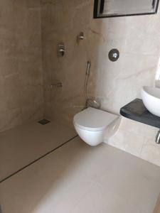 Common Bathroom Image of 850 Sq.ft 2 BHK Apartment / Flat for rent in Choice Que 914 Phase I, Mundhwa Pune for Rs. 30000