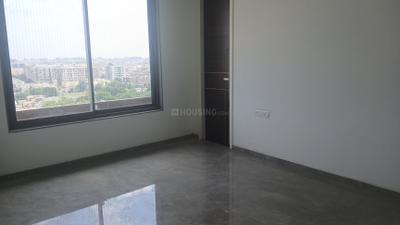 Bedroom Image of 1850 Sq.ft 3 BHK Apartment / Flat for rent in Shafalya Veritas, Sola Ahmedabad for Rs. 45000