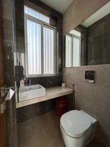 Bathroom Image of 3700 Sq.ft 4 BHK Apartment / Flat for sale in Santacruz West Mumbai for Rs. 300000000