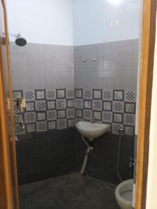 Bathroom Image of 700 Sq.ft 2 BHK Apartment / Flat for sale in Garia, Sonarpur Kolkata for Rs. 3500000