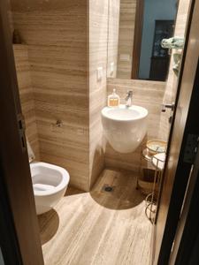Image of 4600 Sq.ft 4 BHK Builder Floor for sale in Safdarjung Enclave, New Delhi for Rs. 125000000