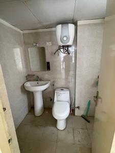 Bathroom Image of 2000 Sq.ft 4 BHK Apartment / Flat for rent in Mittal Rajnagar Residency, Raj Nagar Extension Ghaziabad for Rs. 35000