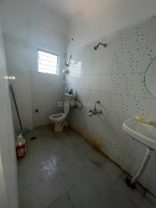 Bathroom Image of 1800 Sq.ft 4 BHK Duplex for rent in DK Devasthali, Bawadiya Kalan Bhopal for Rs. 26000