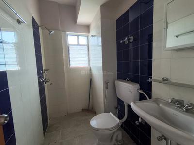 Bathroom Image of 1300 Sq.ft 3 BHK Apartment / Flat for sale in Diamond City West, Sarsuna Kolkata for Rs. 7800000