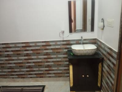 Bathroom Image of 600 Sq.ft 1 BHK Builder Floor for rent in Jankipuram Extension Lucknow for Rs. 12000