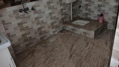 Image of 1600 Sq.ft 3 BHK Apartment / Flat for rent in Sarvahit Apartments, Sector 17 Dwarka, New Delhi for Rs. 40000