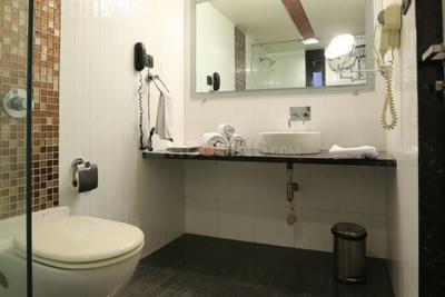 Bathroom Image of 2750 Sq.ft 4 BHK Apartment / Flat for sale in Grace Grandeur, Andheri West Mumbai for Rs. 115000000