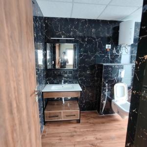 Bathroom Image of 3000 Sq.ft 5 BHK Apartment / Flat for rent in Paarth Sundeck, Gaytri Vihar Kota for Rs. 121000