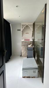Bedroom Image of 3000 Sq.ft 3 BHK Apartment / Flat for rent in Skyline Poseidon, Andheri West Mumbai for Rs. 300000