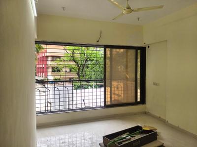 3.5 BHK Semi Furnished Flat