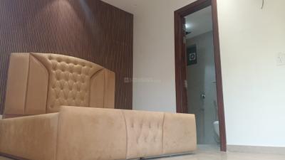 Bedroom Image of 1395 Sq.ft 3 BHK Builder Floor for sale in Surajmal Vihar New Delhi for Rs. 32500000