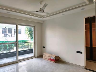 Bedroom Image of 2500 Sq.ft 4 BHK Builder Floor for sale in Paramount Luxury Golf Course Extension, Sector 57 Gurgaon for Rs. 32500000