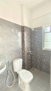 Bathroom Image of 1011 Sq.ft 3 BHK Apartment / Flat for sale in Wood Winds, New Town Kolkata for Rs. 8000000