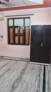 Bedroom Image of 900 Sq.ft 2 BHK Builder Floor for rent in RWA Jitar Nagar Block C, Krishna Nagar New Delhi for Rs. 30000