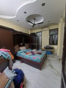 Bedroom Image of 2000 Sq.ft 5 BHK Builder Floor for sale in Mukherjee Nagar New Delhi for Rs. 33000000