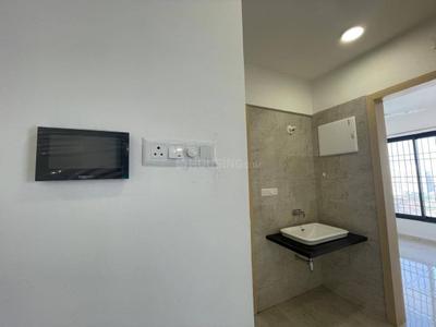 Kitchen Image of 900 Sq.ft 2 BHK Apartment / Flat for rent in Rama Metro Life Maxima Residences, Tathawade Pune for Rs. 28000