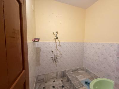 Bathroom Image of 800 Sq.ft 2.5 BHK Builder Floor for rent in Tajpur Varanasi for Rs. 15000