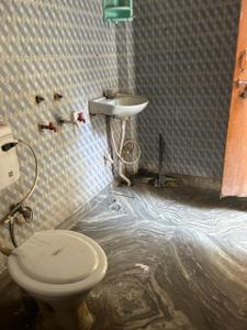 Bathroom Image of 1250 Sq.ft 2 BHK Independent House for rent in Gamma I Greater Noida for Rs. 18000