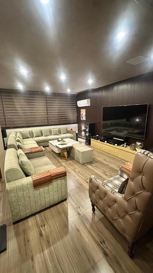 Dlf phase 1 Bedroom 1