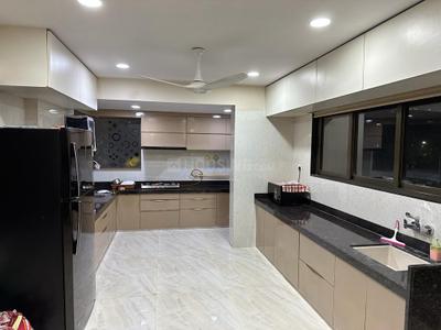 Kitchen Image of 1890 Sq.ft 3 BHK Apartment / Flat for rent in Swagat Rudram Avenue, Vesu Surat for Rs. 51000