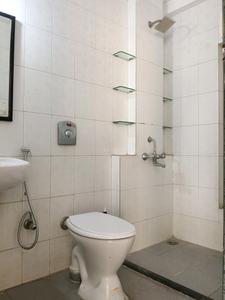 Common Bathroom Image of 999 Sq.ft 2 BHK Apartment / Flat for rent in Hiranandani Villa Royale, Hiranandani Estate Thane for Rs. 47000