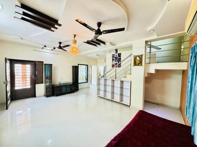 Bedroom Image of 1350 Sq.ft 1.5 BHK Independent House for rent in Satellite Ahmedabad for Rs. 25500