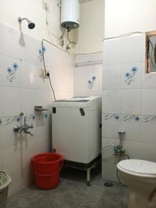 Common Bathroom Image of 800 Sq.ft 2 BHK Independent House for rent in Kammanahalli Bengaluru for Rs. 32000