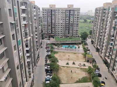 Bedroom Two Image of 1730 Sq.ft 3 BHK Apartment / Flat for rent in Gota Ahmedabad for Rs. 43000