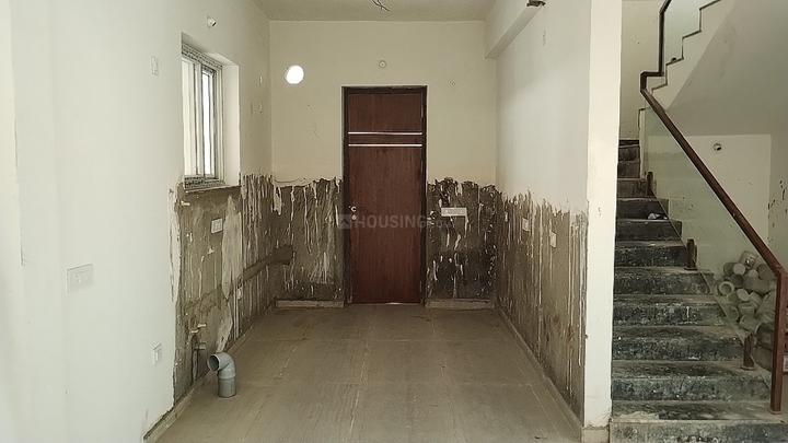 Lake front villa Main Image 1