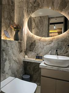 Common Bathroom Image of 1550 Sq.ft 3 BHK Apartment / Flat for sale in Vile Parle West Mumbai for Rs. 90000000