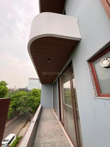 Balcony Image of 3000 Sq.ft 4 BHK Independent House for rent in Sector 72 Noida for Rs. 65000