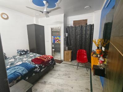 Bedroom Image of CB Naraina PG in Naraina, New Delhi
