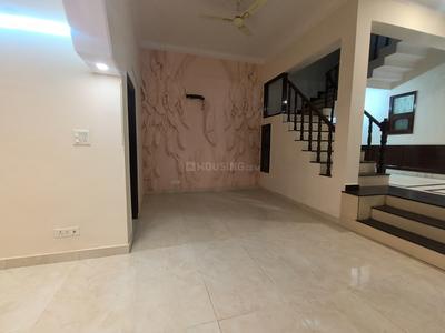 Hall Image of 5000 Sq.ft 5 BHK Independent House for rent in Sector 40 Noida for Rs. 160000