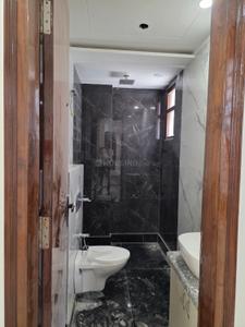 Bathroom Image of 980 Sq.ft 3 BHK Builder Floor for sale in Pitampura New Delhi for Rs. 17500000