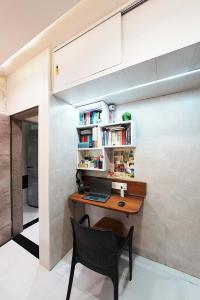 Hall Image of 1575 Sq.ft 3 BHK Apartment / Flat for sale in Navrangpura Ahmedabad for Rs. 12500000