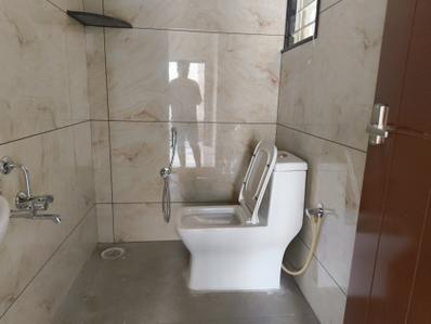 Bathroom Image of 560 Sq.ft 1 BHK Builder Floor for rent in Singasandra Bengaluru for Rs. 25000