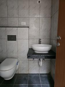 Common Bathroom Image of 450 Sq.ft 1 RK Apartment / Flat for rent in Gera World Of Joy, Upper Kharadi Pune for Rs. 28000