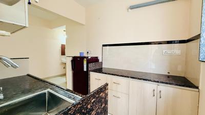 Kitchen Image of 940 Sq.ft 2 BHK Apartment / Flat for rent in Palasia Indore for Rs. 30000