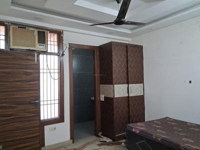 Bedroom Image of 750 Sq.ft 2 BHK Builder Floor for rent in Ranjeet Nagar New Delhi for Rs. 30000