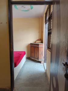 Bedroom Image of 350 Sq.ft 1 BHK Apartment / Flat for sale in Krishna Nagar New Delhi for Rs. 1500000