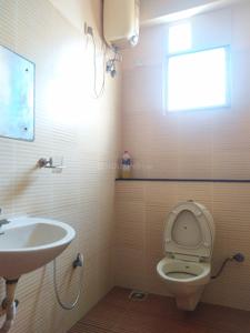 Bathroom Image of 1600 Sq.ft 2 BHK Independent House for rent in Vettuvankani Chennai for Rs. 65000