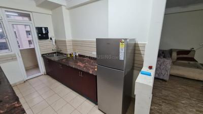 Kitchen Image of 750 Sq.ft 1 BHK Apartment / Flat for rent in Amrapali Princely Estate, Sector 76 Noida for Rs. 15000