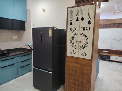 Kitchen Image of 852 Sq.ft 2 BHK Apartment / Flat for rent in Pramukh Arista, Sargasan Gandhinagar for Rs. 28000